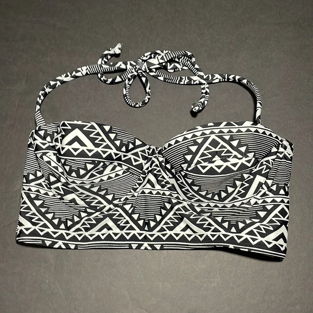 DELIA’S crop top bra bikini top in girl’s size extra small